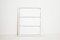 Ambivalenz - Fläpps Leaningshelf - Hylde/Reol - Hvid