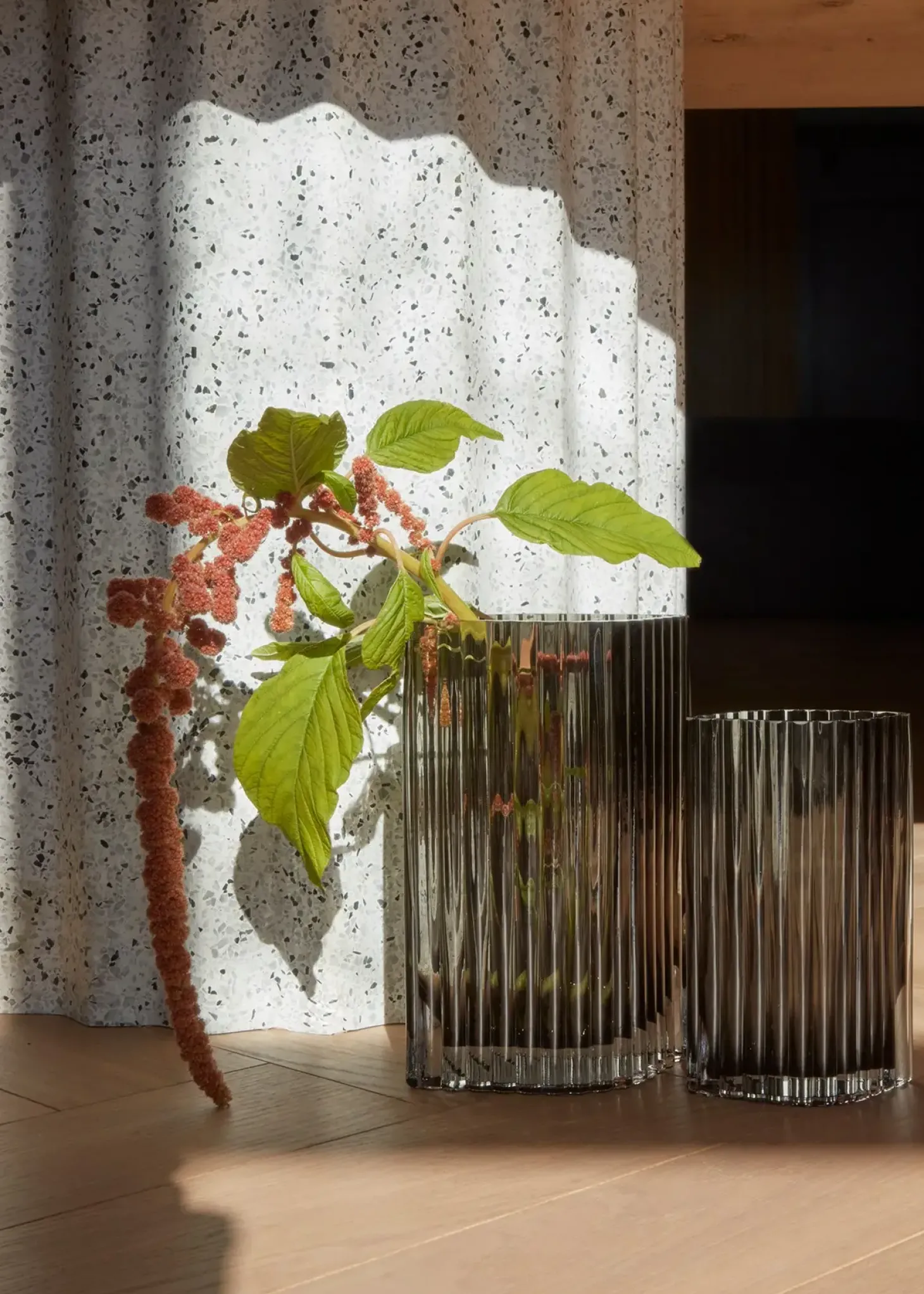 AYTM - Folium Vase Black, Large