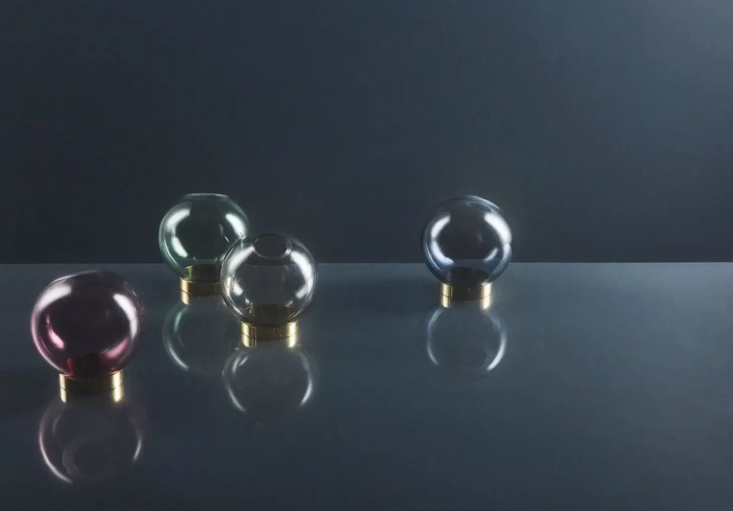 AYTM - Globe - Vase - Rød - Small