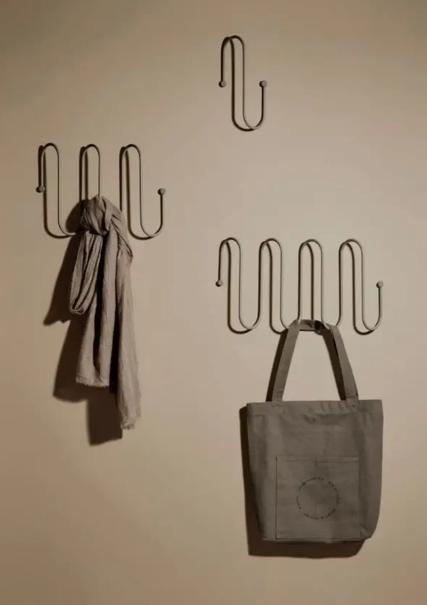 Blomus - CURL knagerække L - Nomad