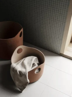 Blomus - Felt Basket M - Rustic Brown/Tan - TIGGY