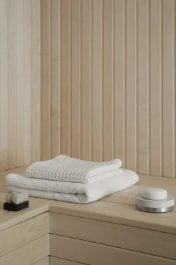 Blomus - Hand Towel - White - CARO