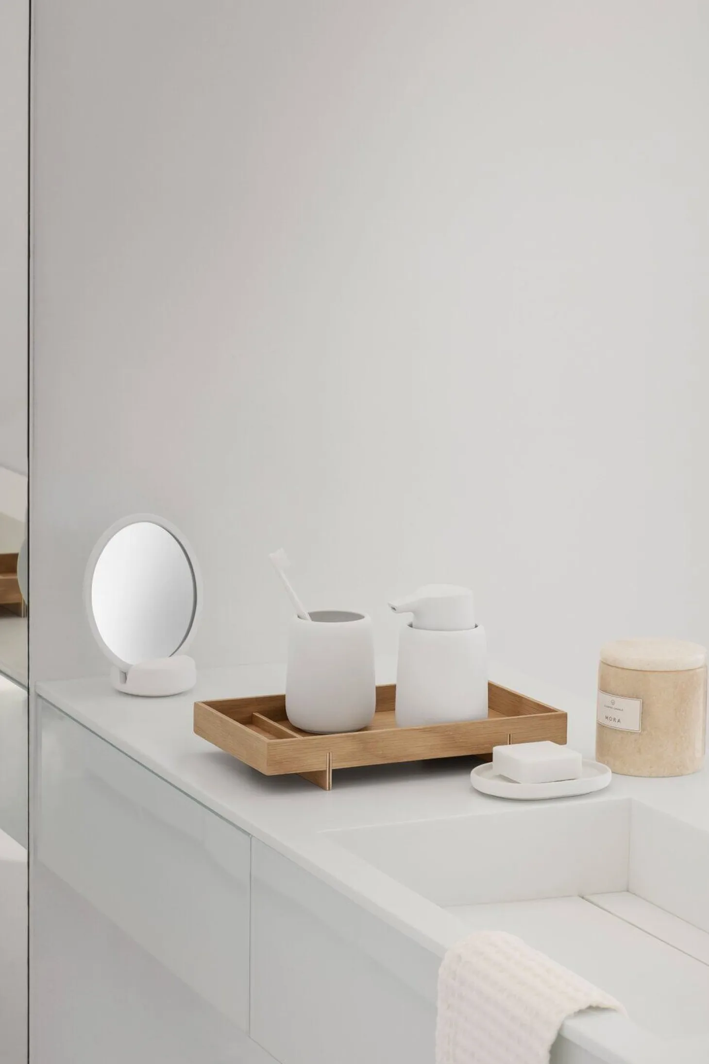 Blomus - Hand Towel - White - CARO