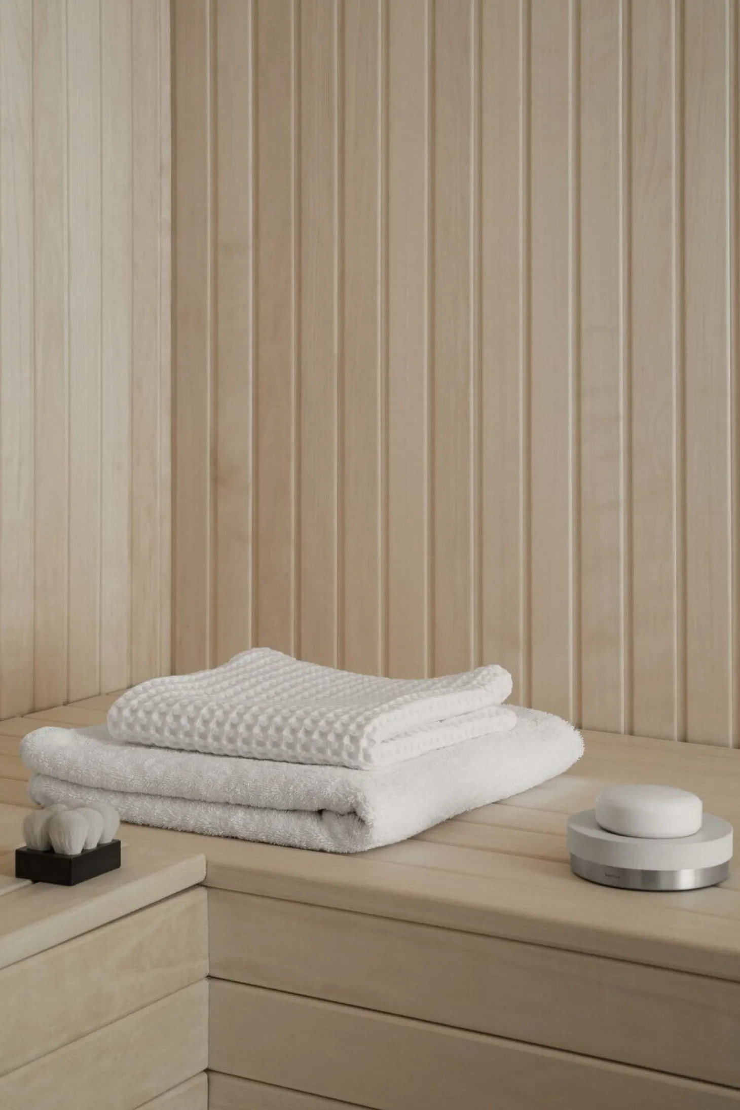 Blomus - Hand Towel - White - RIVA
