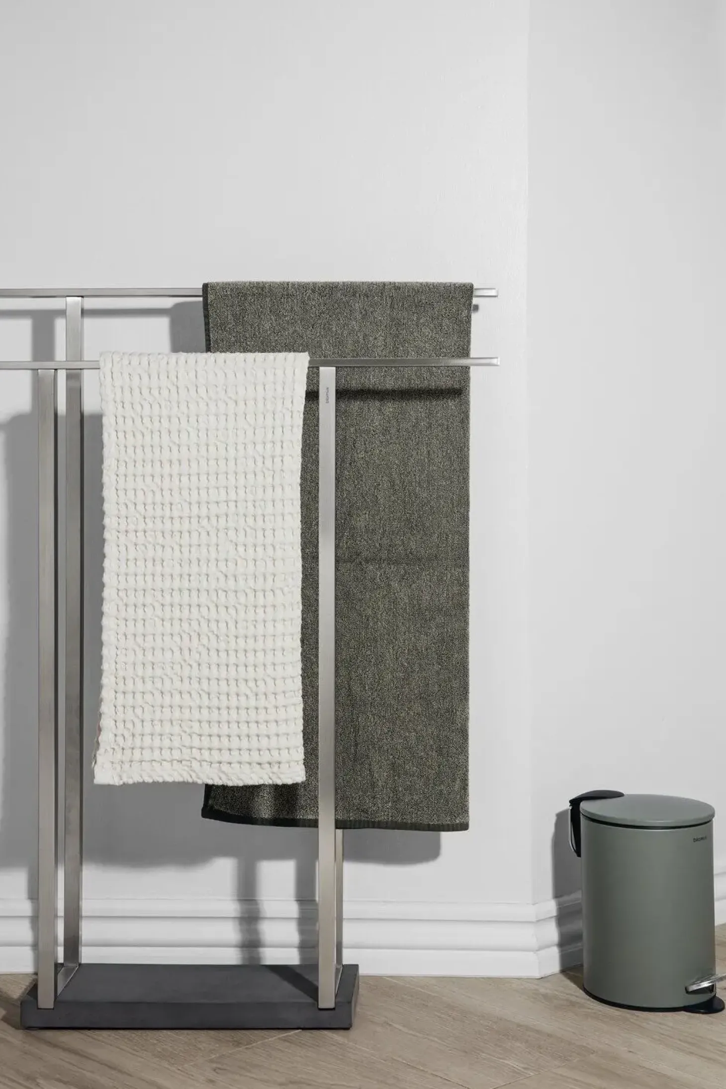 Blomus - Towel stand - matt - MENOTO