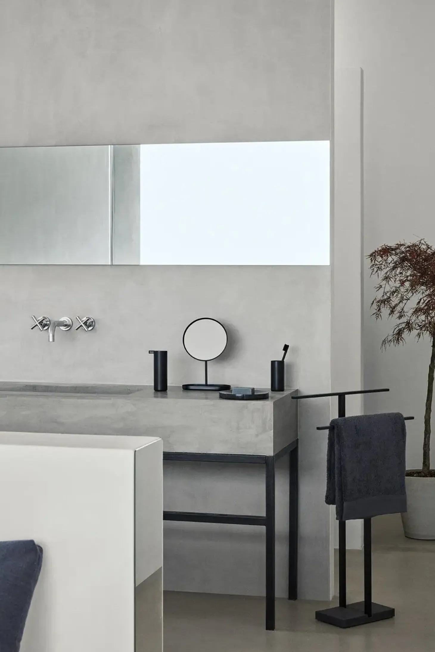 Blomus - Towel stand - matt - MENOTO