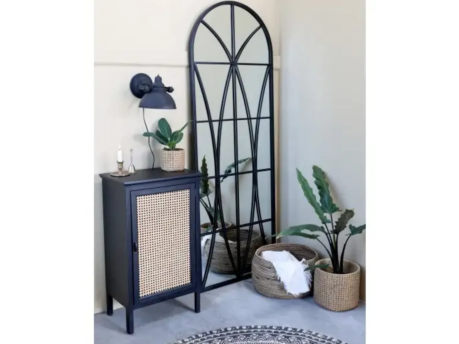 Chic Antique - Spejl med bue i sort