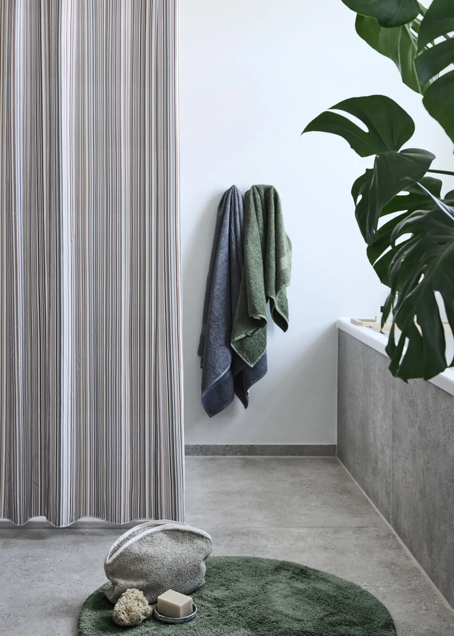 Compliments - Badeforhæng - Spectrum shower curtain w/eyelets 200 cm
