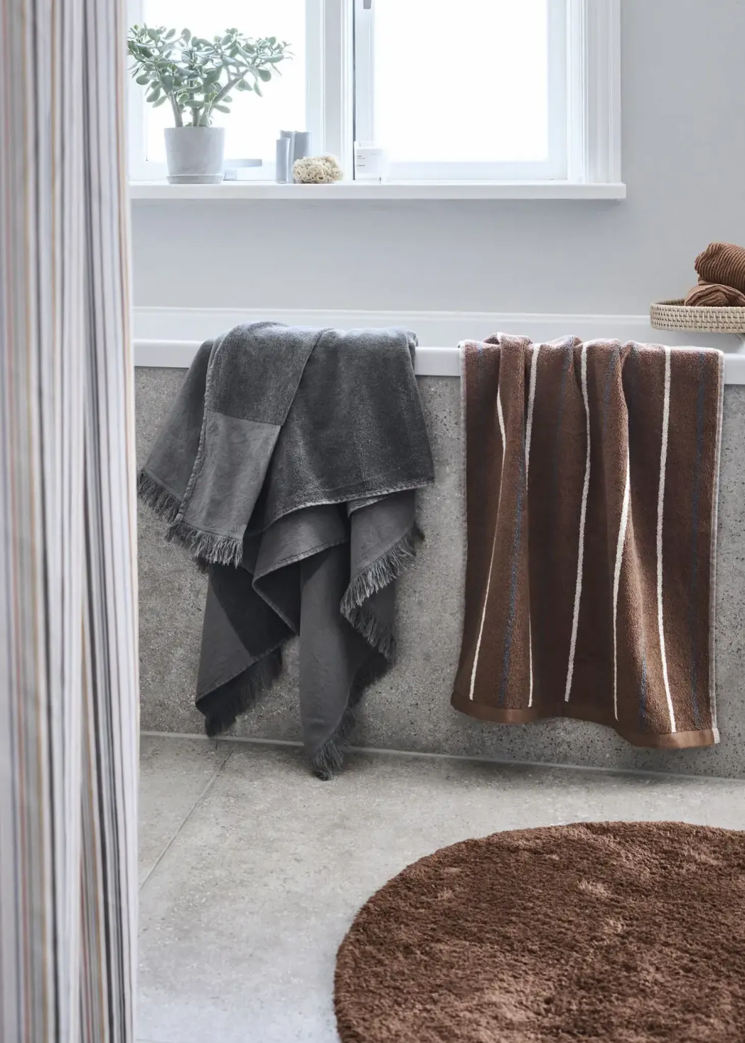 Compliments - Bademåtte - Loop Bath Mat dia. 75 cm - Ler