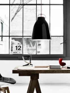 Fritz Hansen - Loftlampe - Caravaggio - Sort - P3 Large - Rød ledning 6m
