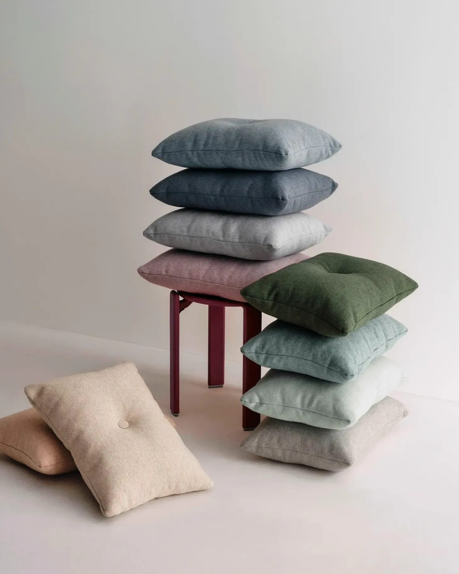 Hay - Dot Cushion - Linen - Light grey