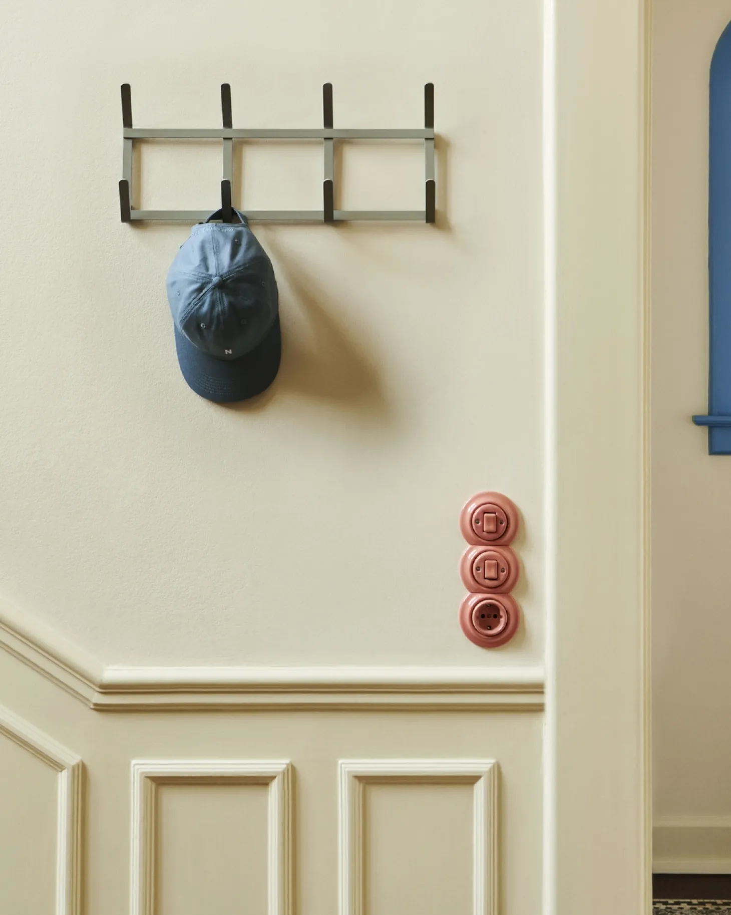Hay - Knagerække - Tape Coat Rack - Small - Metal grå - 49x22 cm