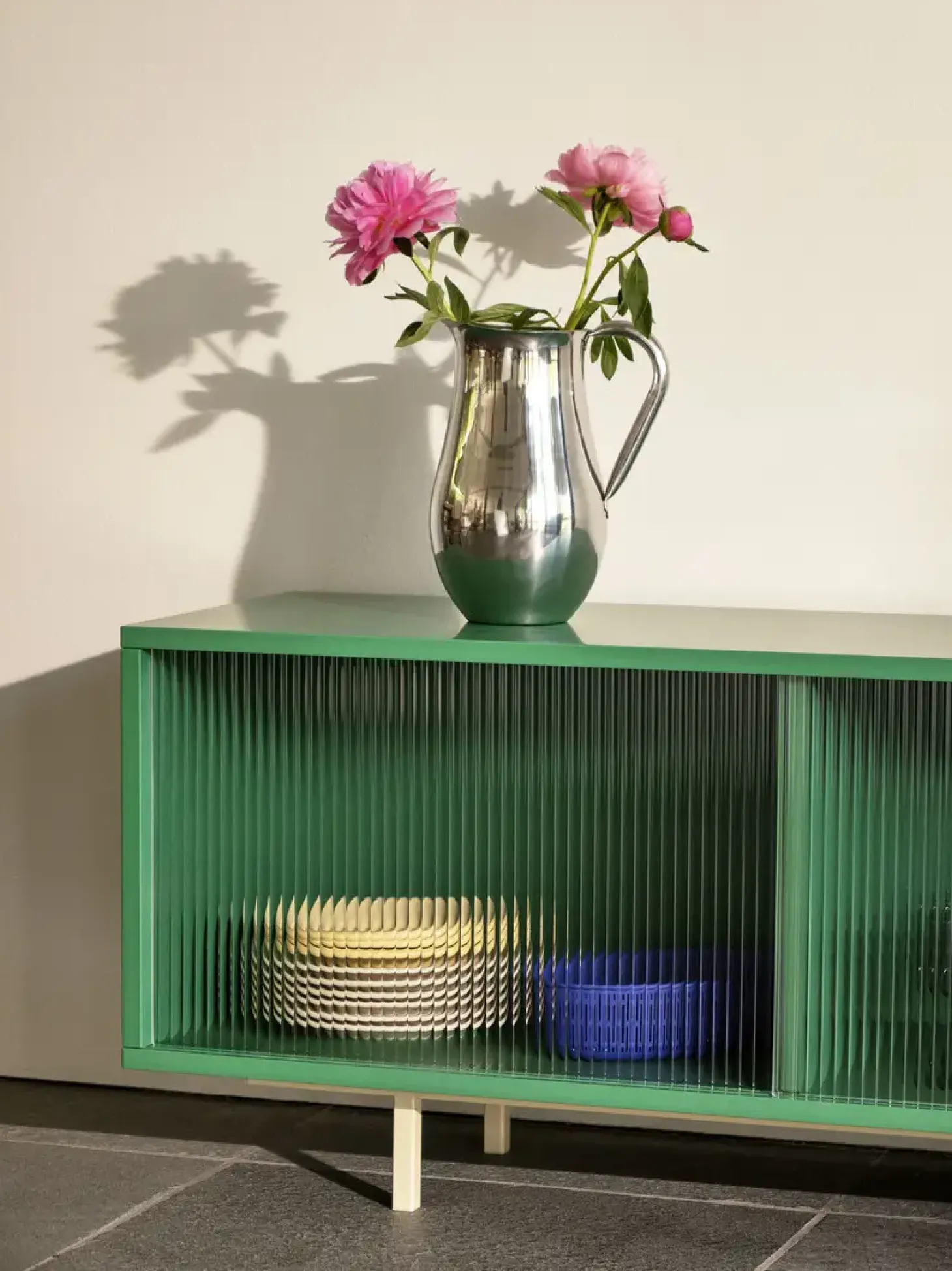 Hay - Reol til Gulv med Glaslåger - Colour Cabinet - Mint - Medium, B120 X D39 X H51 cm