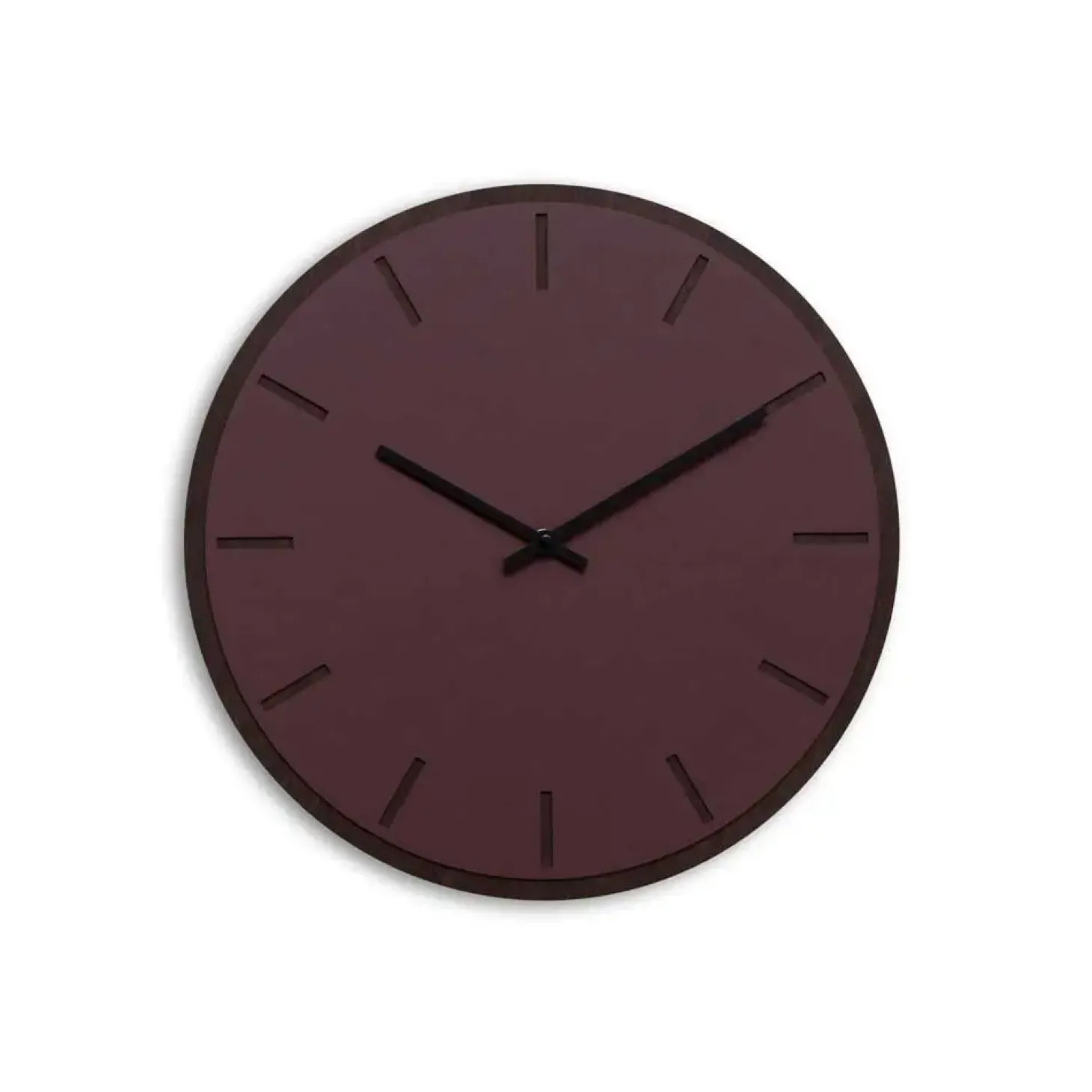 Hemverk - Vægur - Mørk Eg/Burgundy - Sorte visere - Ø38 cm
