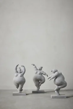 Lene Bjerre - Serafina kvinde figur H28,8 cm. grå