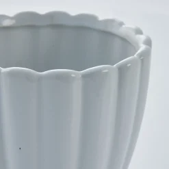 Lene Bjerre - Shenella urtepotteskjuler H12 cm. hvid