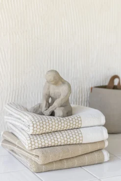 Mette Ditmer - GRID badehåndklæde, Sand / Off-white