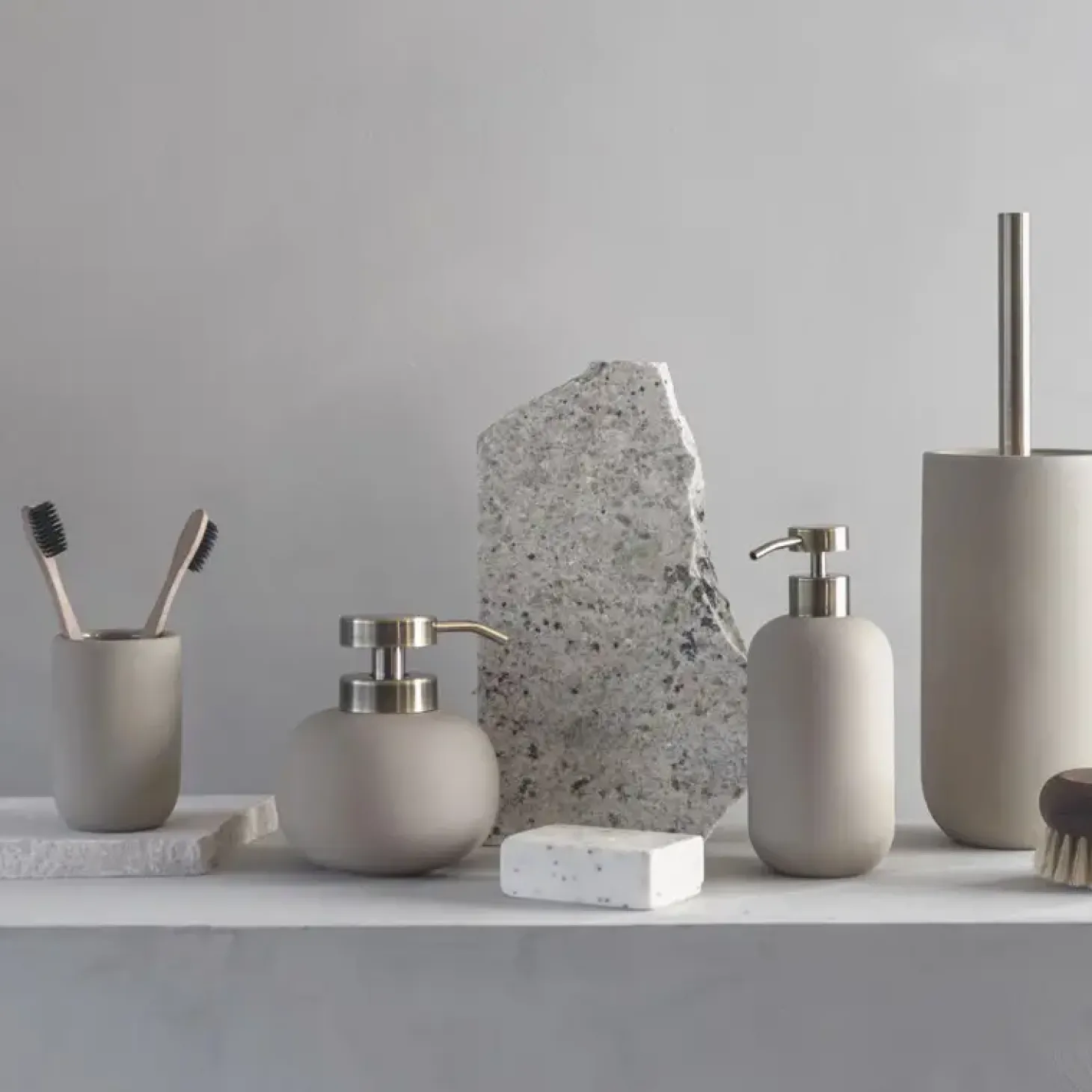 Mette Ditmer - LOTUS dispenser (høj) - Sand