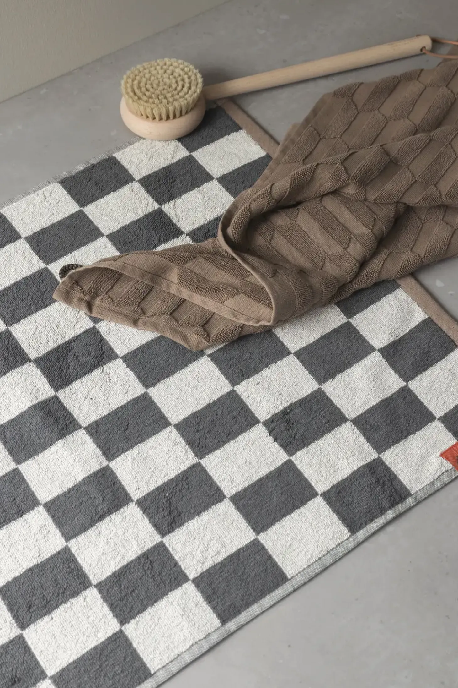 Mette Ditmer - RETRO-bademåtte - Dark grey - W50 x L80 cm