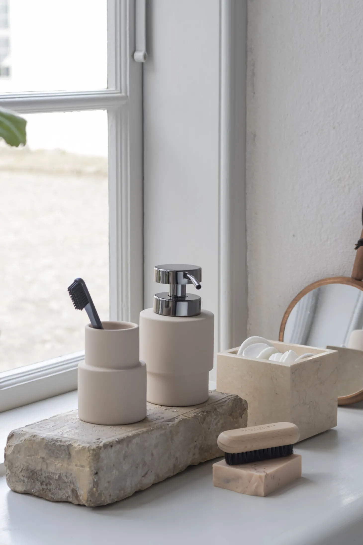 Mette Ditmer - SHADES-tandbørstekrus - Linen