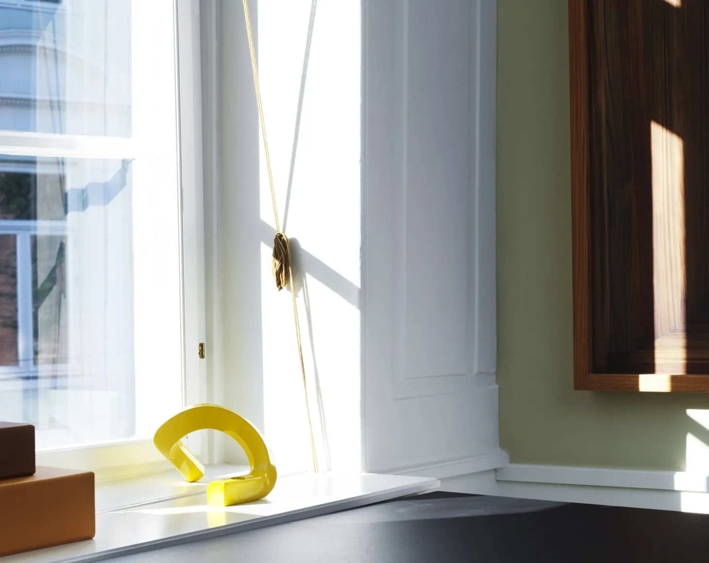 Normann Copenhagen - Lysestage - Crooked Candlestick Two - Yellow/Gul