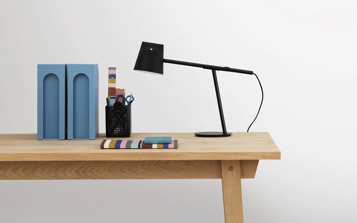 Normann Copenhagen - Momento bordlampe - Hvid