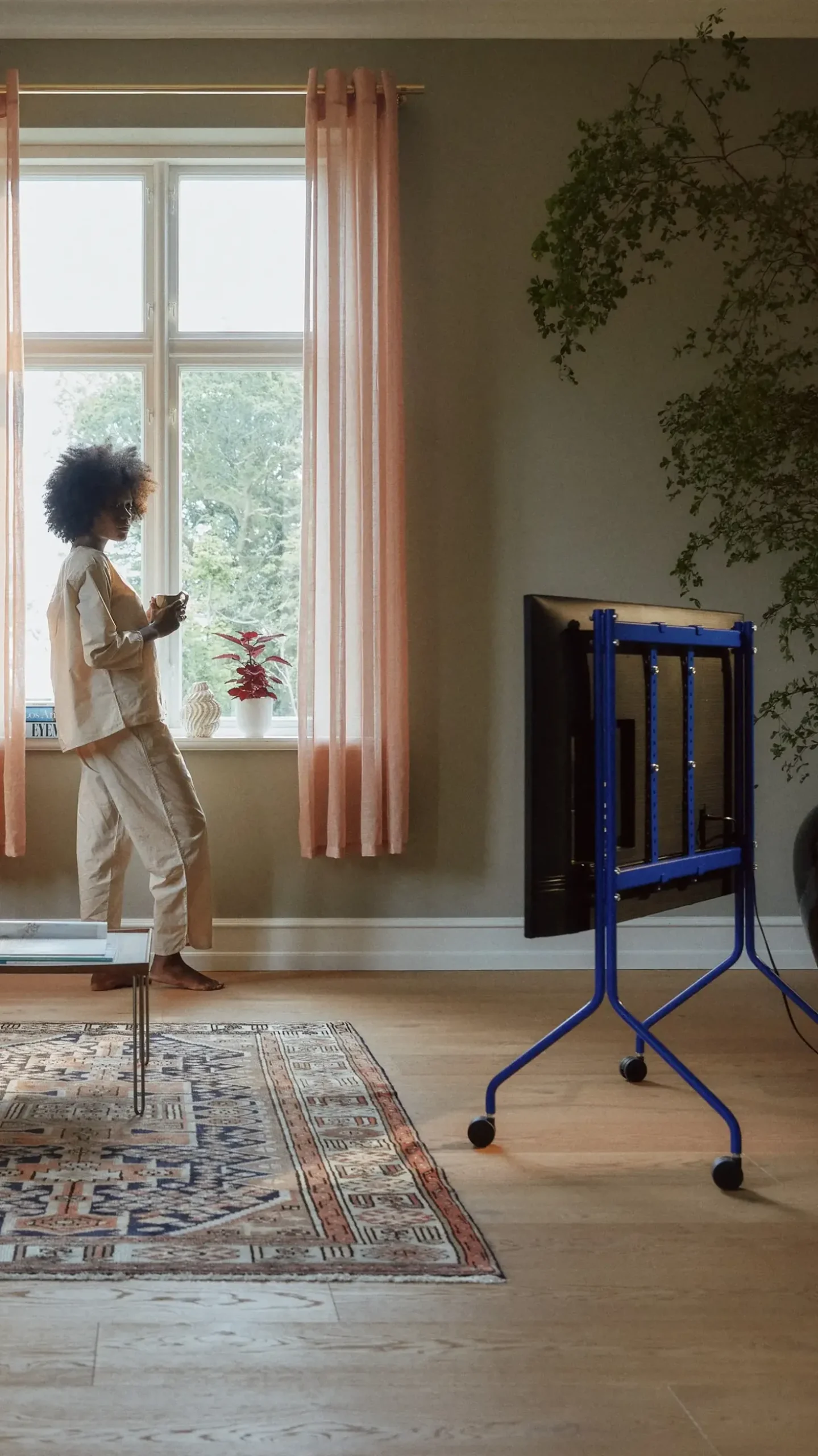 Pedestal - TV-Stander - Moon Rollin - Blå / Ultra Marine