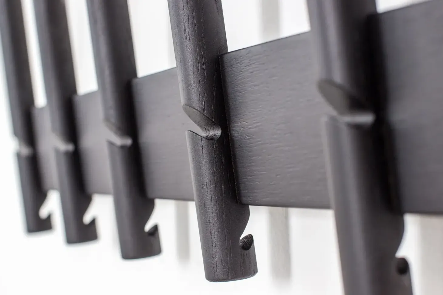 Roon & Rahn by We Do Wood - Reces Knagerække 78, sort