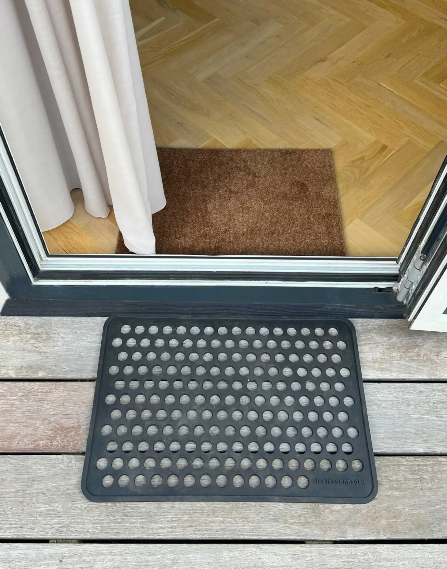 Tica Copenhagen - Dørmåtte - Dot design - Gummi - 40x60 cm
