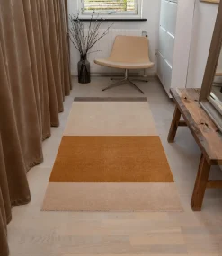 Tica Copenhagen - Smudsmåtte - Stripes Horizon - Ivory-Dijon-Brown - 60x90 cm