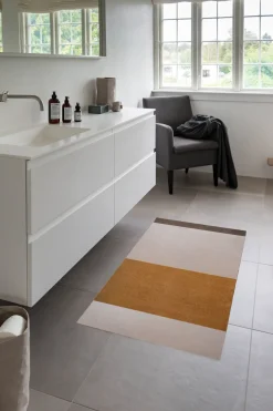 Tica Copenhagen - Smudsmåtte - Stripes Horizon - Ivory-Dijon-Brown - 60x90 cm