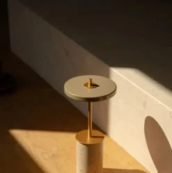 Umage - Bordlampe - Asteria Move Mini - Clay Travertine Messing