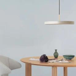 Umage - Pendel m/ messingtop - Asteria - Pearl white - Medium Ø43 cm